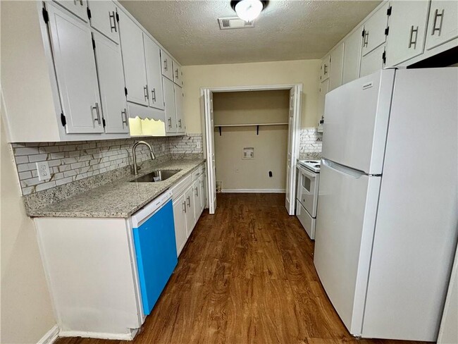 Building Photo - 1579 Harbins Rd NW