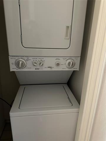 Building Photo - 1700 Amelia Ct