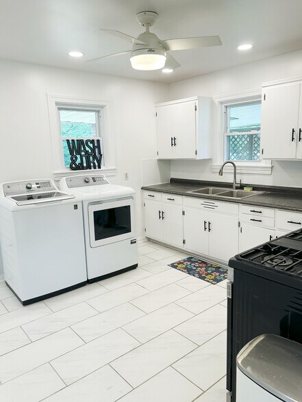 Building Photo - 2915 Molter Ct