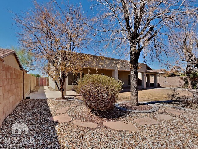 Building Photo - 17217 N Larkspur Ln