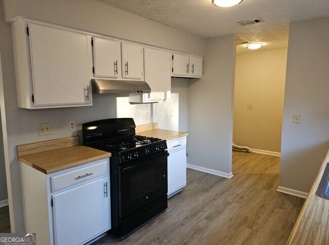 Building Photo - 8147 Flamingo Dr