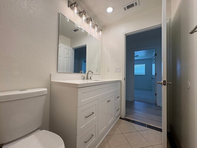 Building Photo - Charming 3 Bedroom Home in Galt