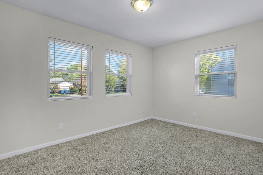 Building Photo - 1217 Grant Dr