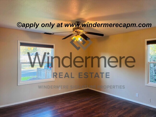 Building Photo - Arden Arcade 3 bedroom/ 2 bath on HUGE lot – Space, Location, and Charm!