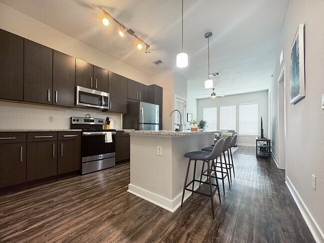 Building Photo - 2615 N Grady Ave
