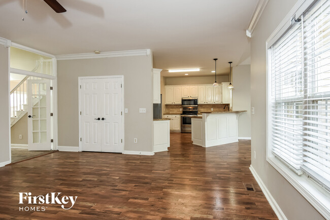 Building Photo - 47 Camelot Ct