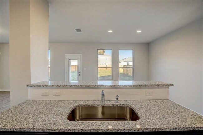 Building Photo - 540 Rearing Mare Pass
