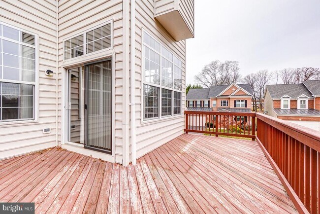 Building Photo - 6160 Cinnamon Ct