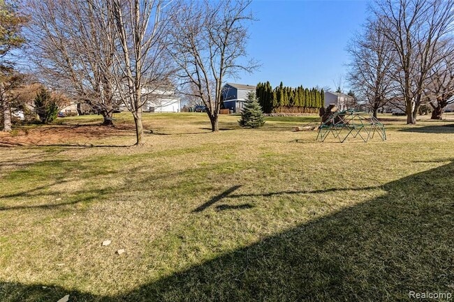 Building Photo - 2244 N Fairview Ln