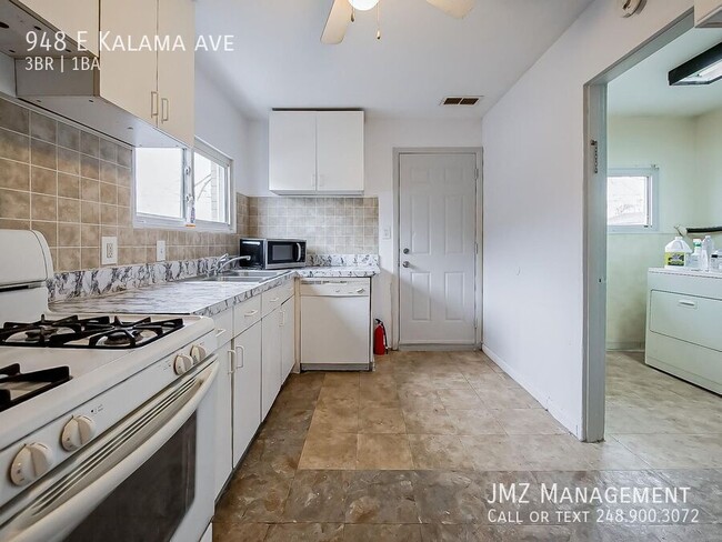 Building Photo - 948 Kalama Ave