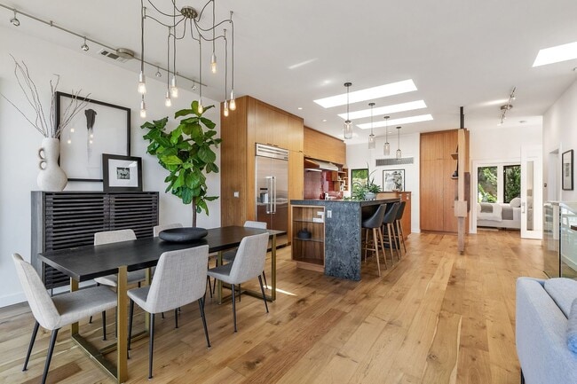 Building Photo - Designer Home w/Panoramic Views on Laidley...