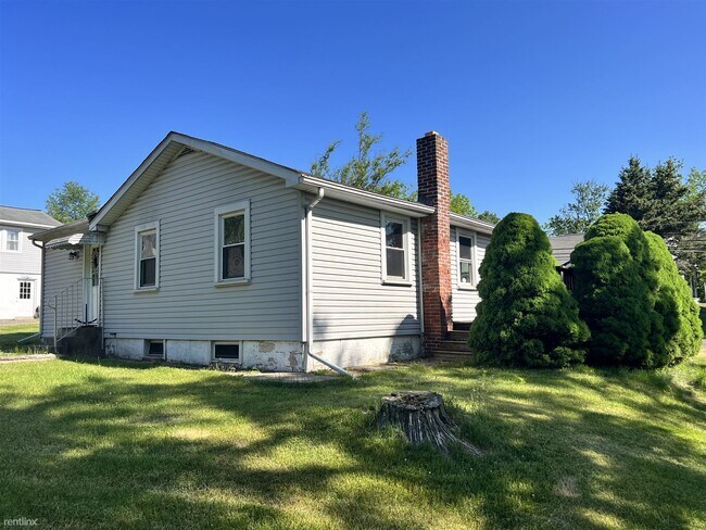 Primary Photo - 2 br, 1 bath House - 24 Coolidge Street B
