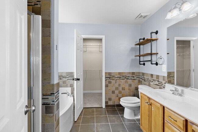 Building Photo - 269 Declaration Dr