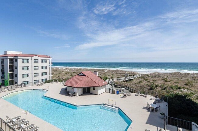 Building Photo - 2400 N Lumina Ave