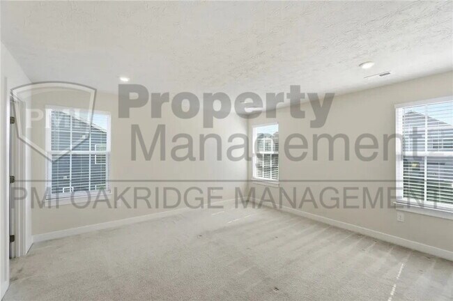 Building Photo - 3 Bed 3 1/2 Bath Single Family Home with Attached 2 Car Garage