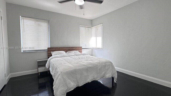 Building Photo - 320 SW 29th Rd