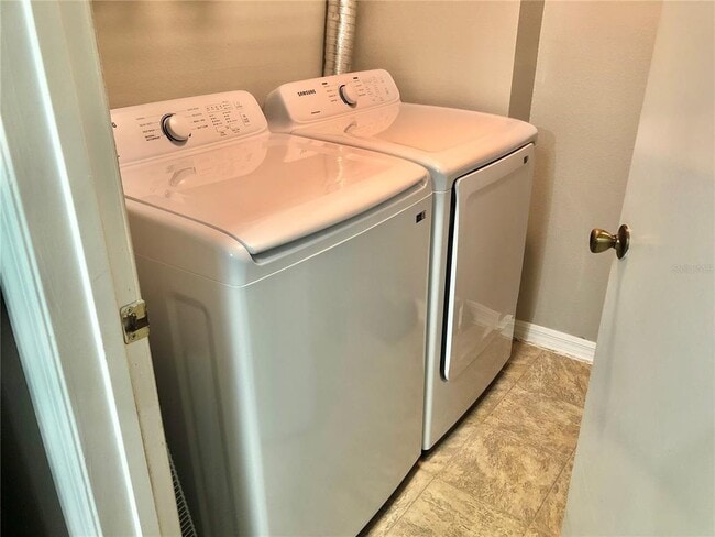 Building Photo - 5542 Metrowest Blvd