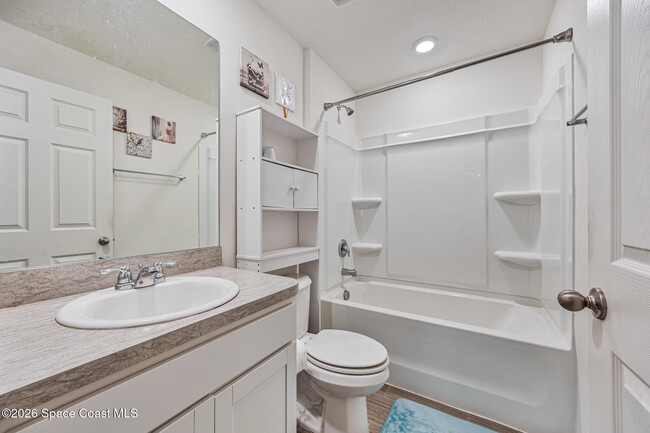 Building Photo - 1550 Leeward Ave SE