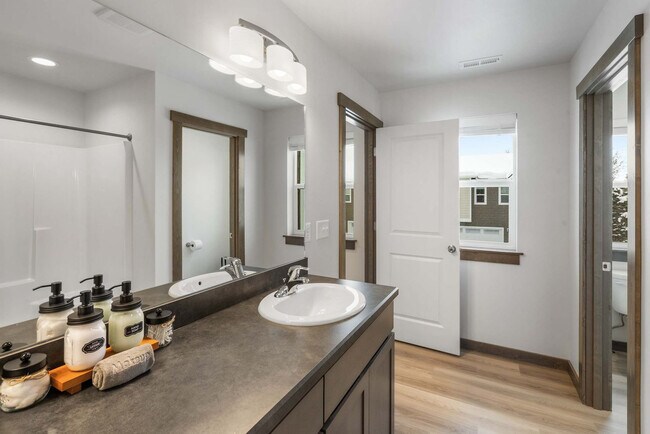 Building Photo - 2942 W Babcock St