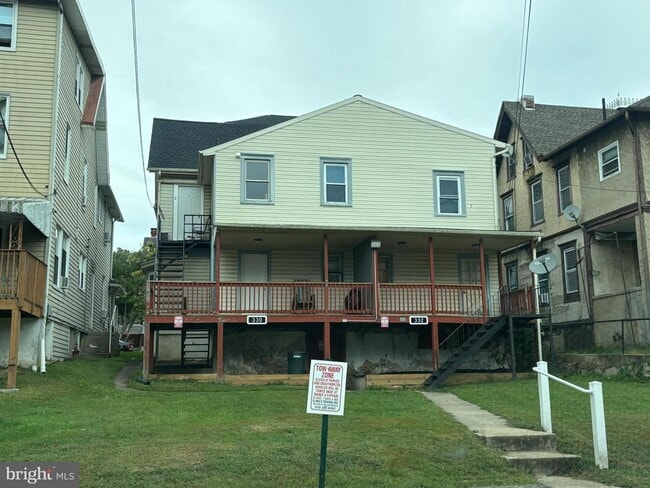 Building Photo - 330 E Chestnut St