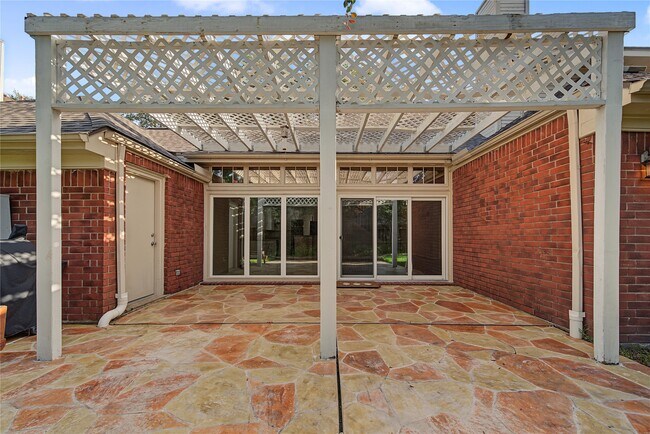 Building Photo - 14135 Swallowfield Dr