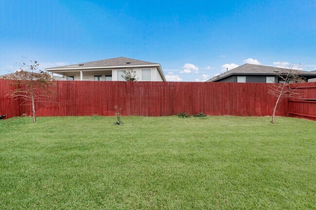 Building Photo - Move-In Ready Gem with Open Layout & Prime Location