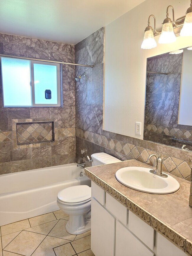 Building Photo - $2,400.00 - 4 Bed / 2 Bath Home in Upper South Hill with Large Backyard