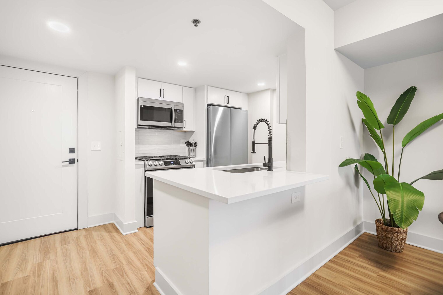 Building Photo - 1221 S Eads St