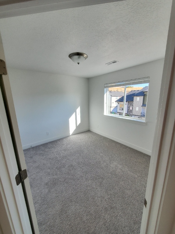 Building Photo - 568 Lewski Ln