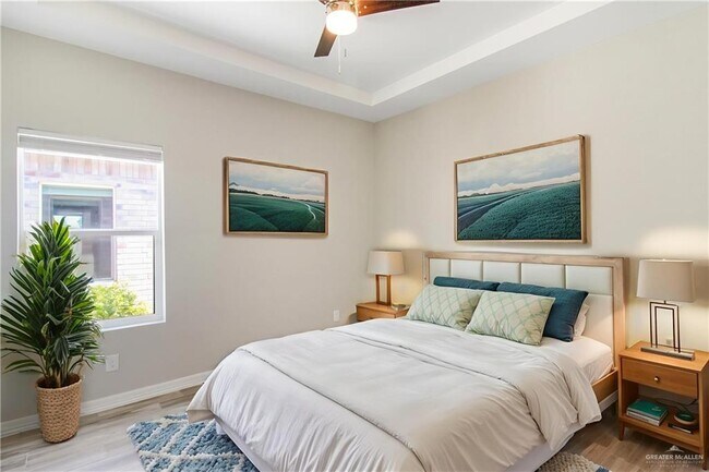 Building Photo - 15 W Mahala Ave