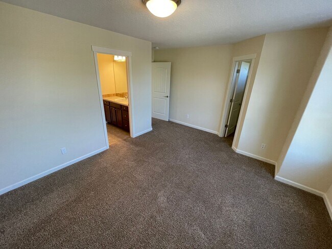 Building Photo - 419