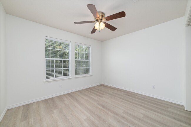 Building Photo - 8914 Parlin Ridge Dr