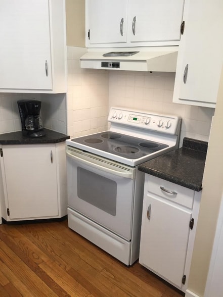 Building Photo - 2547 Altoona St