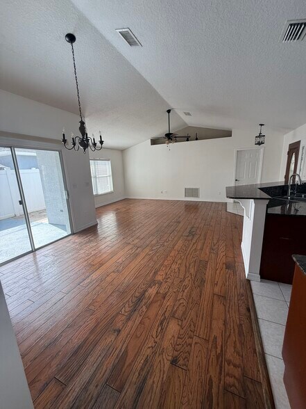 Building Photo - 453 Island View Cir