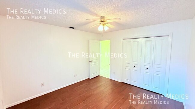 Building Photo - 909 Gazell Trail