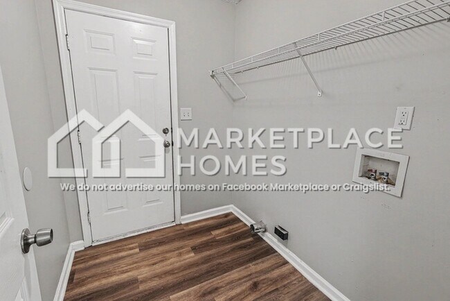 Building Photo - 225 Falcon Ridge Dr