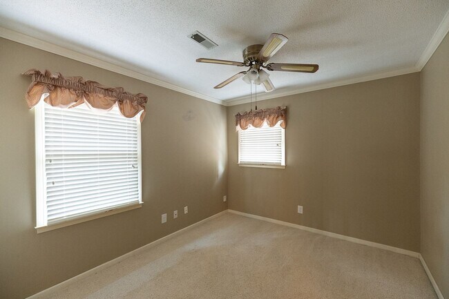 Building Photo - 5517 Robinridge Rd