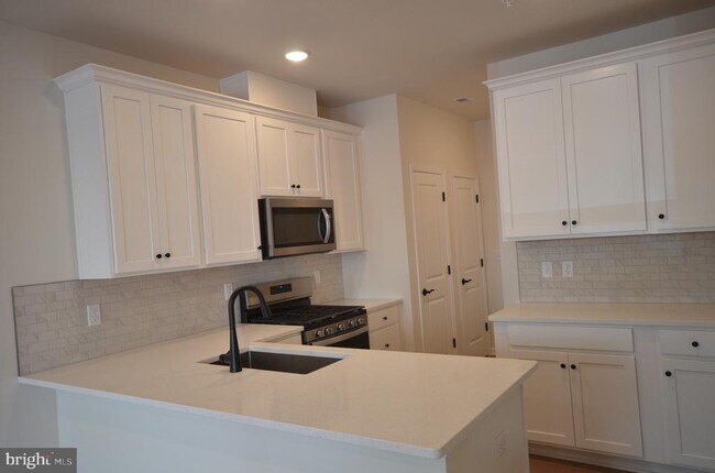 Building Photo - 1305 Parker Blvd