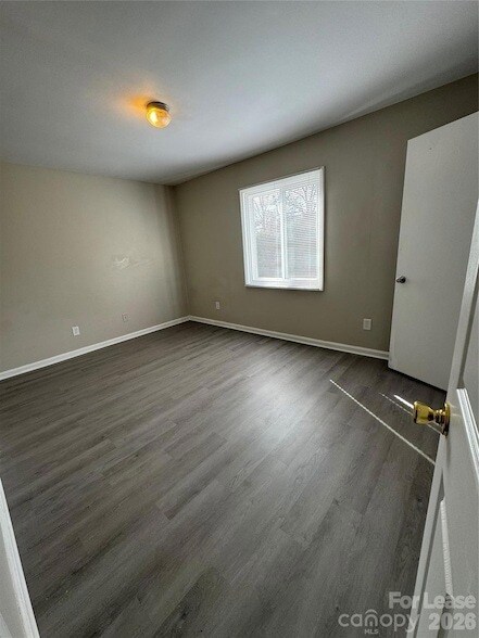 Building Photo - 2022 Harvest Ln