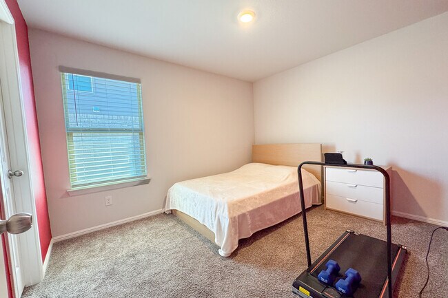 Building Photo - 16501 White Fish Ln