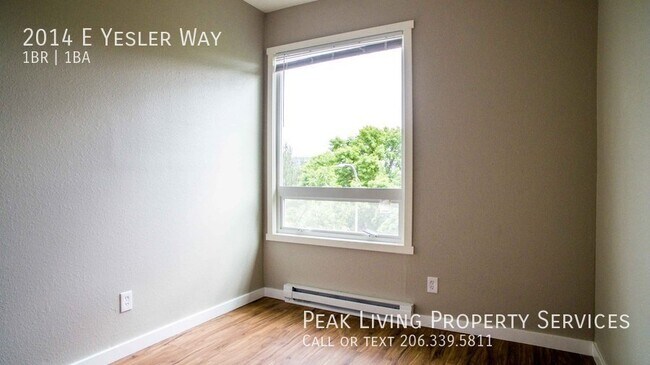 Building Photo - FULLY RENOVATED 1bd/1ba Large Bay Windows!