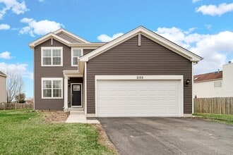 Building Photo - 2155 Greenview Dr