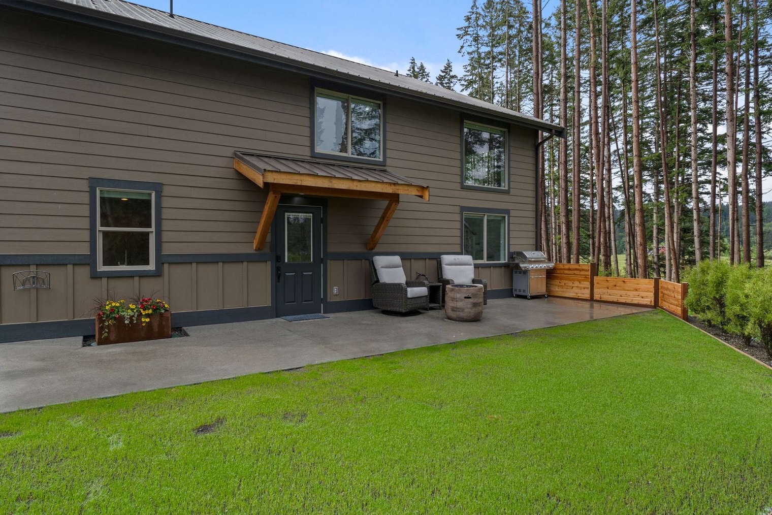Building Photo - 205 Woodland Dr