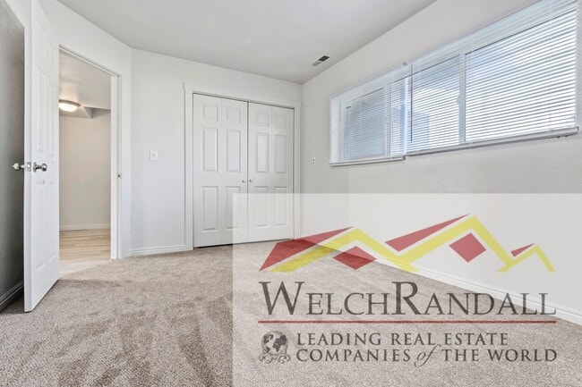 Building Photo - West Valley Home Available NOW!