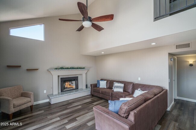 Building Photo - 6615 N 89th Ave