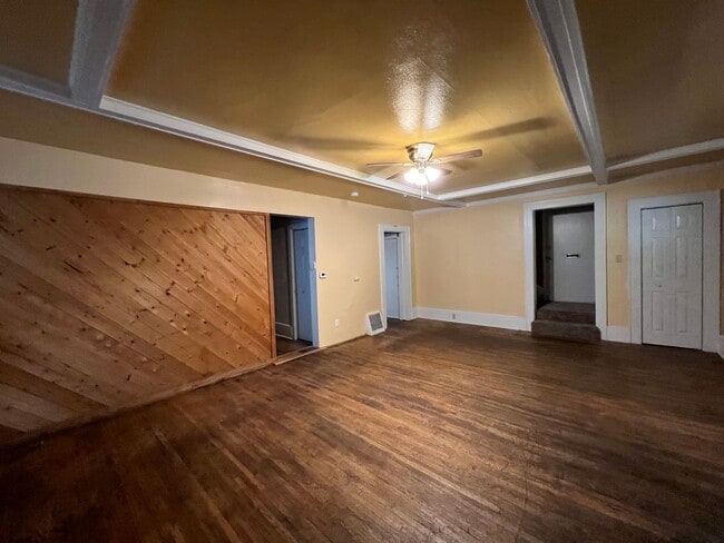 Building Photo - 1908al