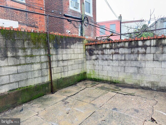 Building Photo - 2113 S 18th St