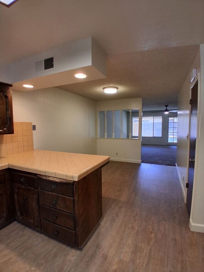 Building Photo - 6061 N Bungalow Ln