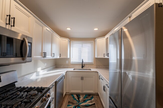 Building Photo - 774 Terrace Ct