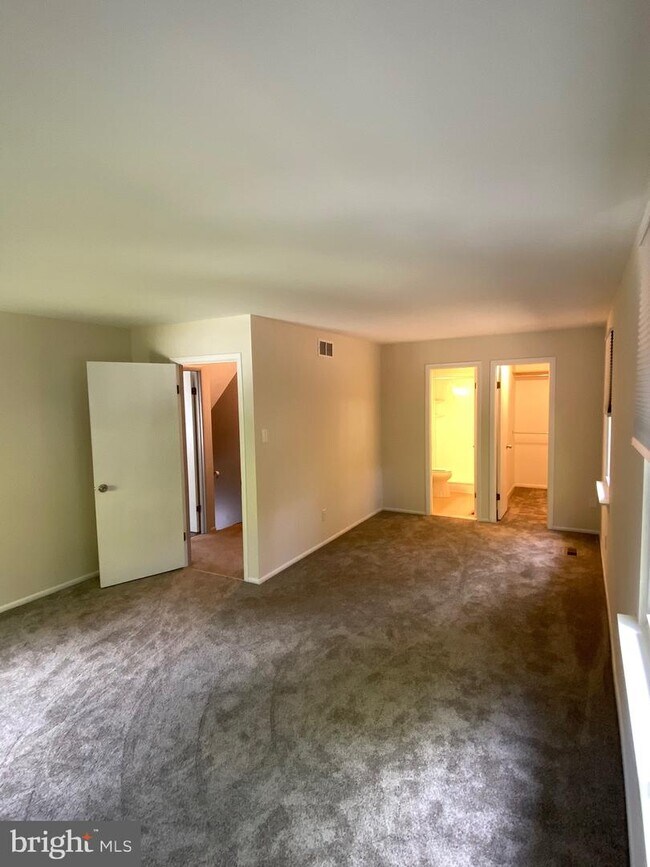 Building Photo - 3024 Alden Ct